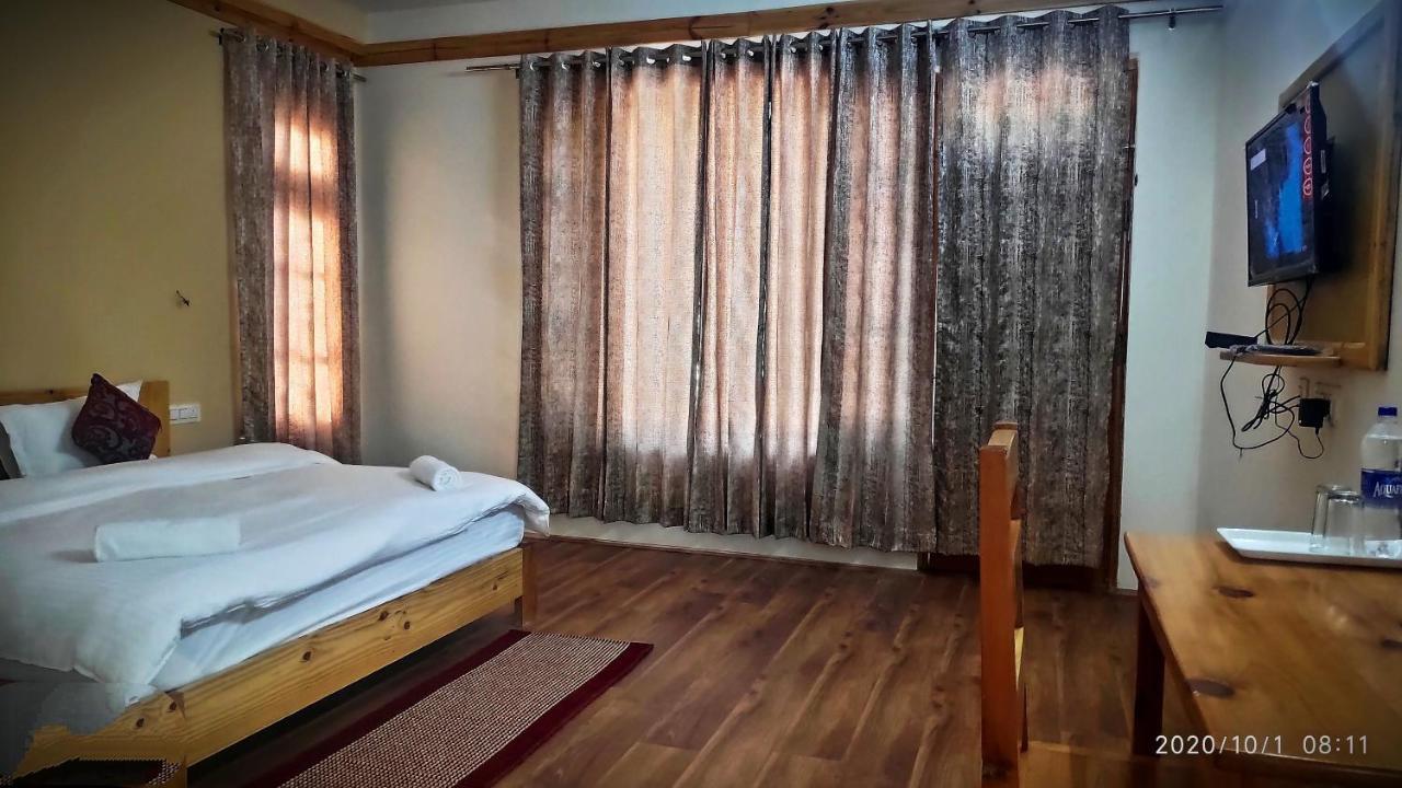 Tirthan Grand Riverside Banjār Exterior foto