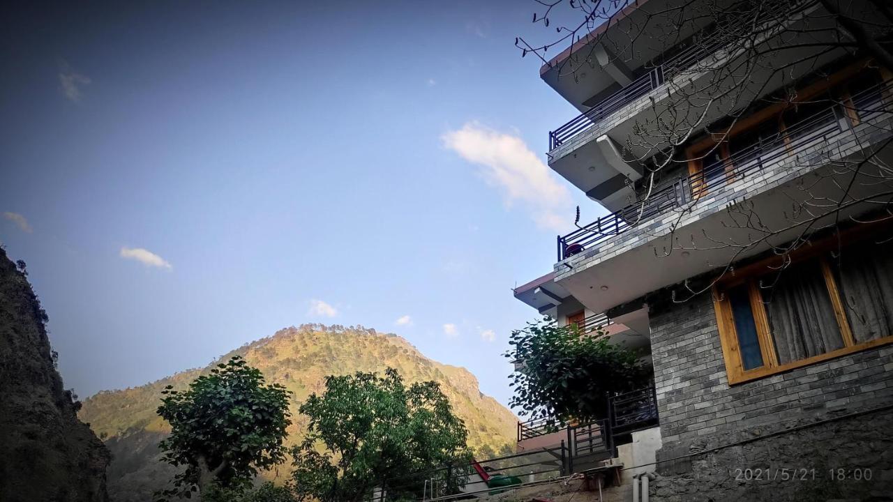 Tirthan Grand Riverside Banjār Exterior foto