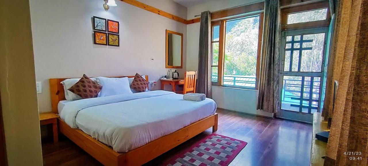 Tirthan Grand Riverside Banjār Exterior foto