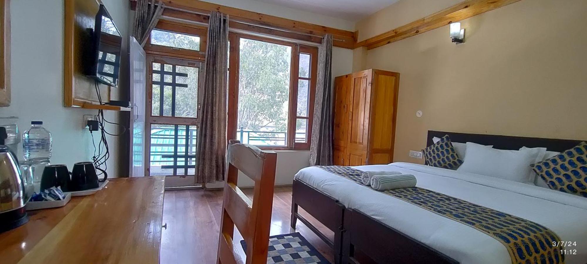 Tirthan Grand Riverside Banjār Exterior foto